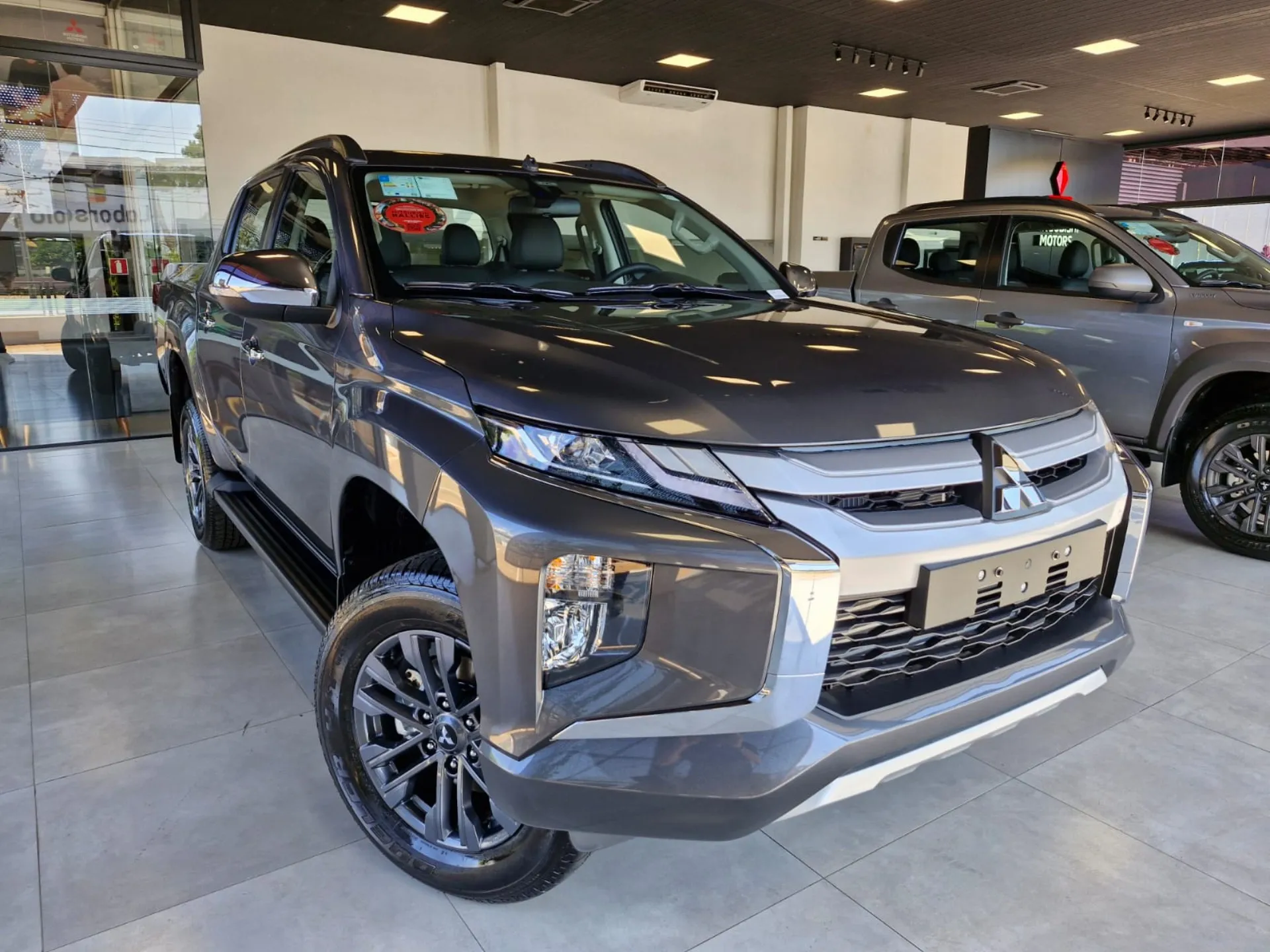 Mitsubishi L Triton Terra Ficha T Cnica Pre O E Itens