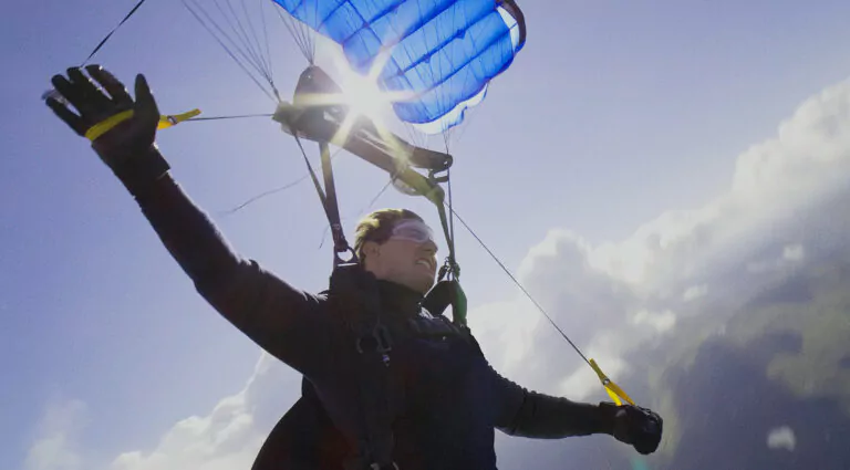 Tom Cruise e o salto de Speedflying em "Missão: Impossível - Acerto de Contas Parte 1"