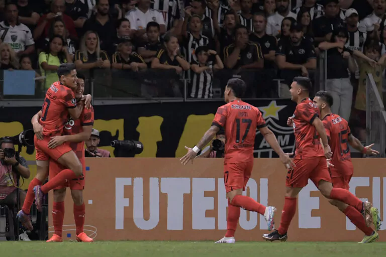 Atlético-MG inicia Libertadores com tropeço no Mineirão