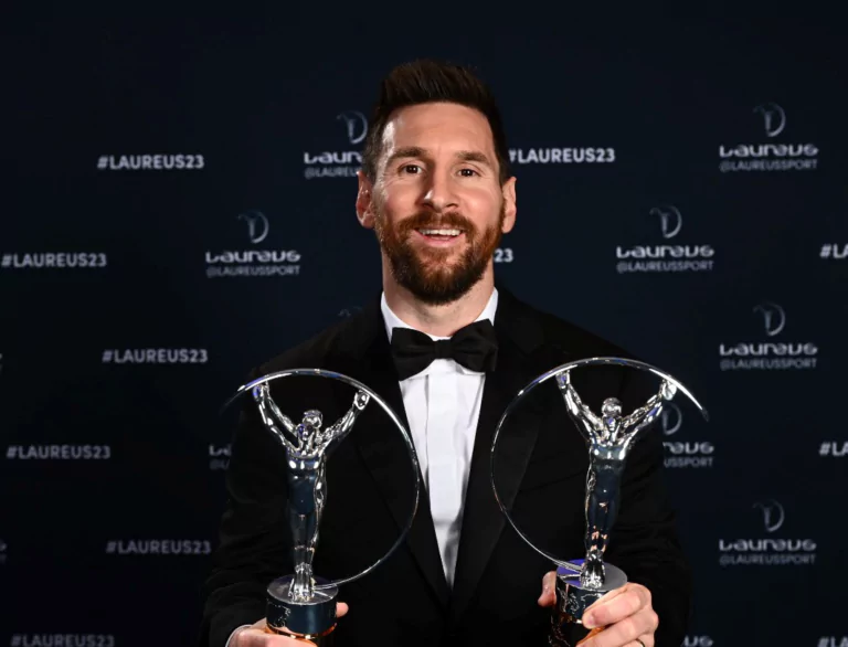 Messi ganha troféu de "Atleta do Ano" do Laureus