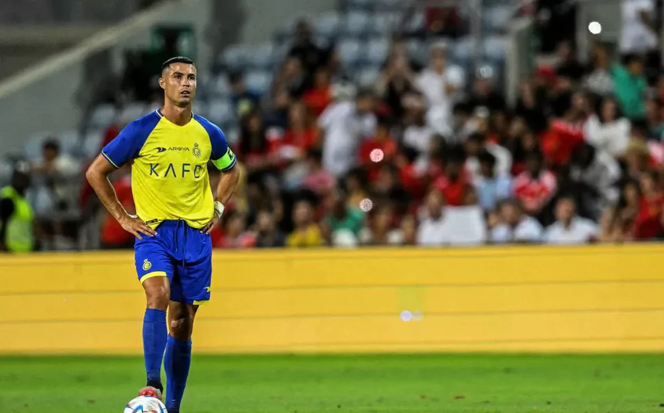 Cristiano Ronaldo não viveu um bom momento frente ao Benfica (Foto: AFP)