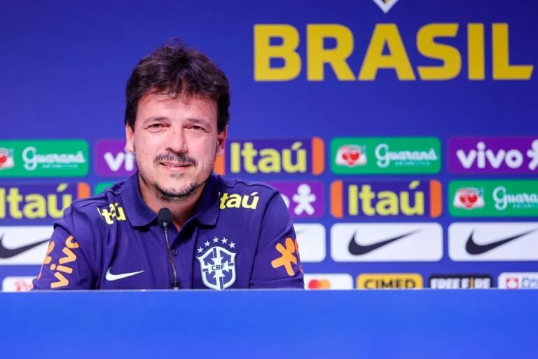 Fernando Diniz vai fazer sua primeira convocação como técnico da Seleção Brasileira Créditos: Rodrigo Ferreira/CBF