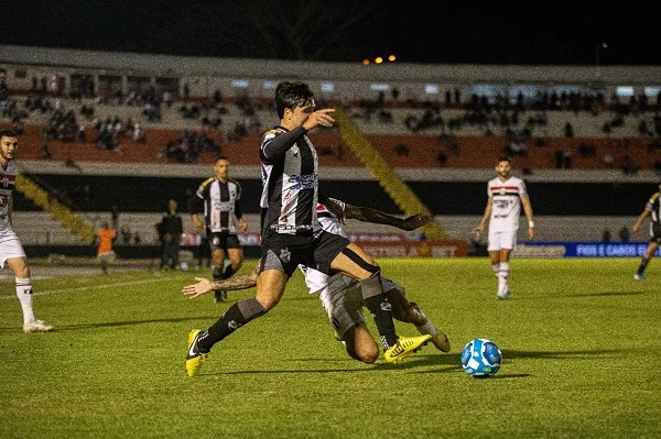Em um jogo de poucas oportunidades, ABC empata com o Botafogo-SP (Foto: Rennê Carvalho/ABC)