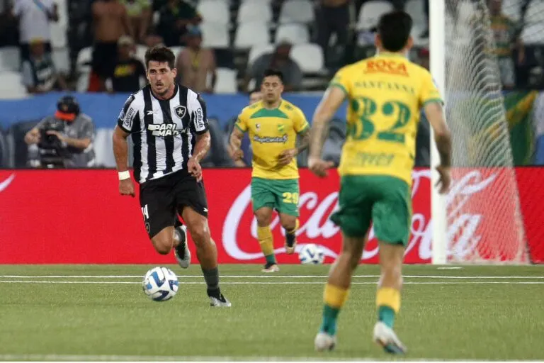 Após vacilo da defesa, Botafogo cede empate e se complica na Sul-Americana - (Foto: Vítor Silva/ BFR)