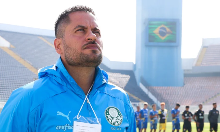 A véspera de decisão no Sub-20, técnico do Palmeiras revela em qual treinador se inspirou ( Foto: Fabio Menotti/Palmeiras/by Canon)