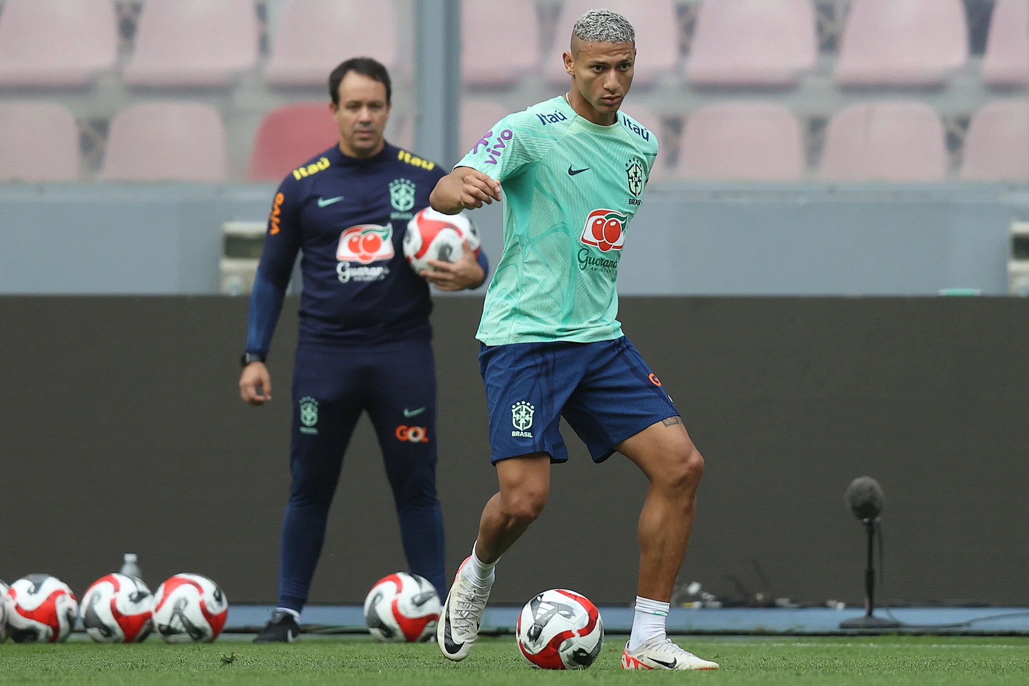 Richarlison é o "Camisa 9" que o Brasil precisa contra o Peru? (Foto: Vitor Silva /CBF)