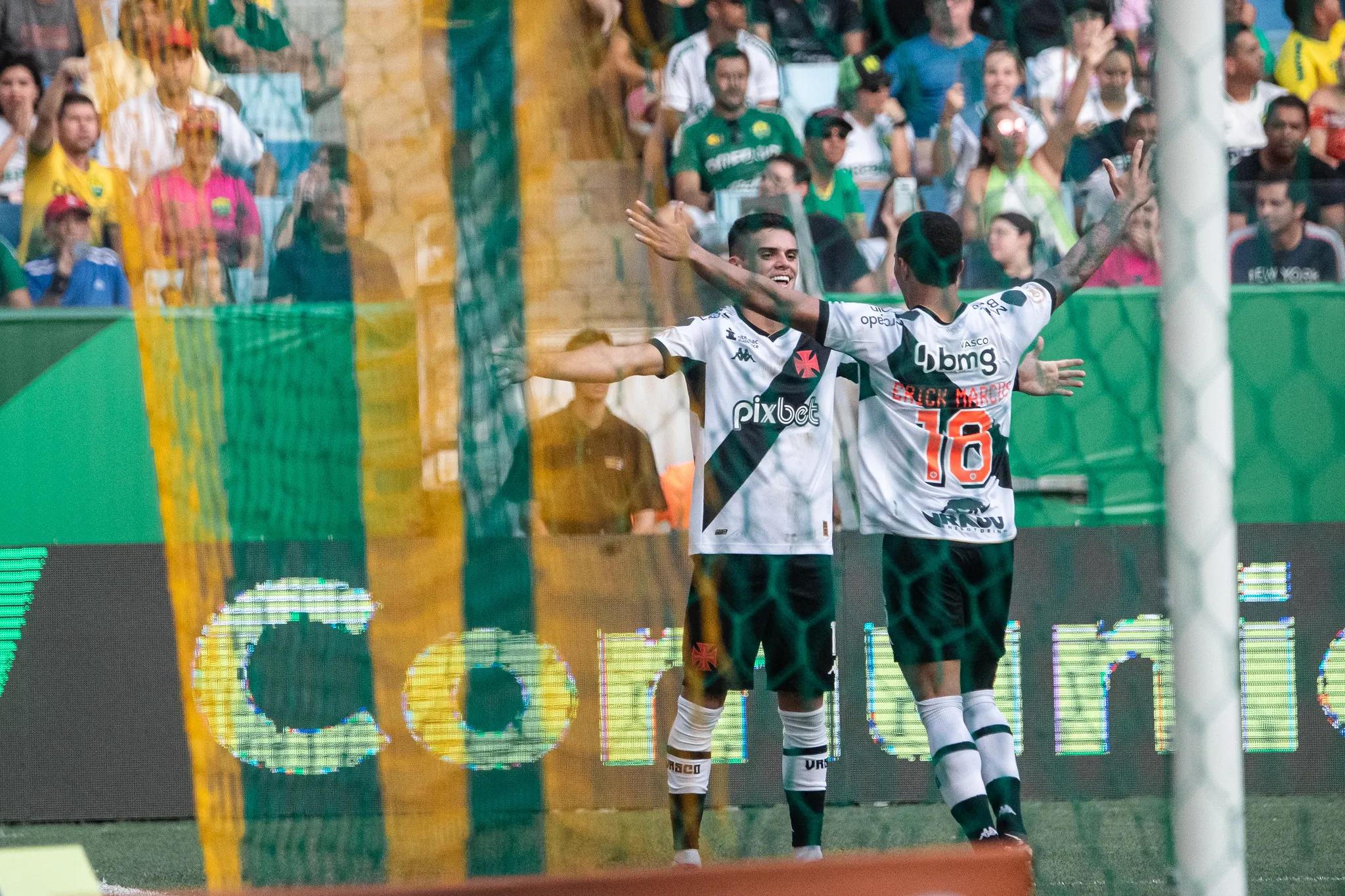 Vasco vence o Cuiabá e acirra a disputa no Z-4 e no G4 (Fotos: Leandro Amorim/Vasco)