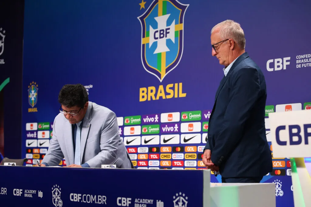 Dorival Júnior revelou que recebeu o convite para treinar a Seleção Brasileira durante o último final de semana. (Fotos : Staff Images / CBF)