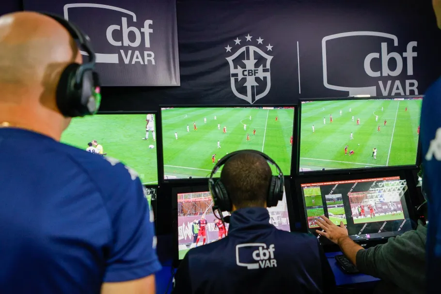 Supercopa do Rei: decisões do VAR serão anunciadas ao público em microfone aberto (Foto: Rodrigo Ferreira/CBF)