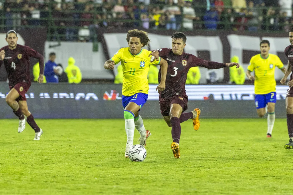 Guilherme Biro sairia do banco para marcar o gol da vitória da Seleção Brasileira. (Foto: Foto: Joilson Marconne/CBF)