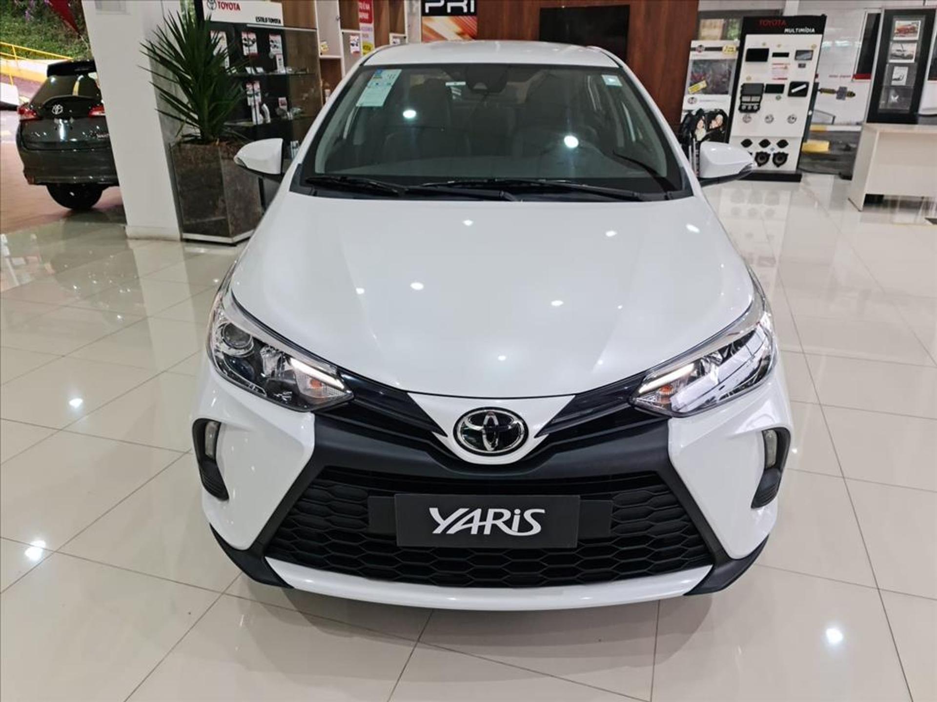 Toyota Yaris Sedan XS 2024: Ficha técnica, preço e itens