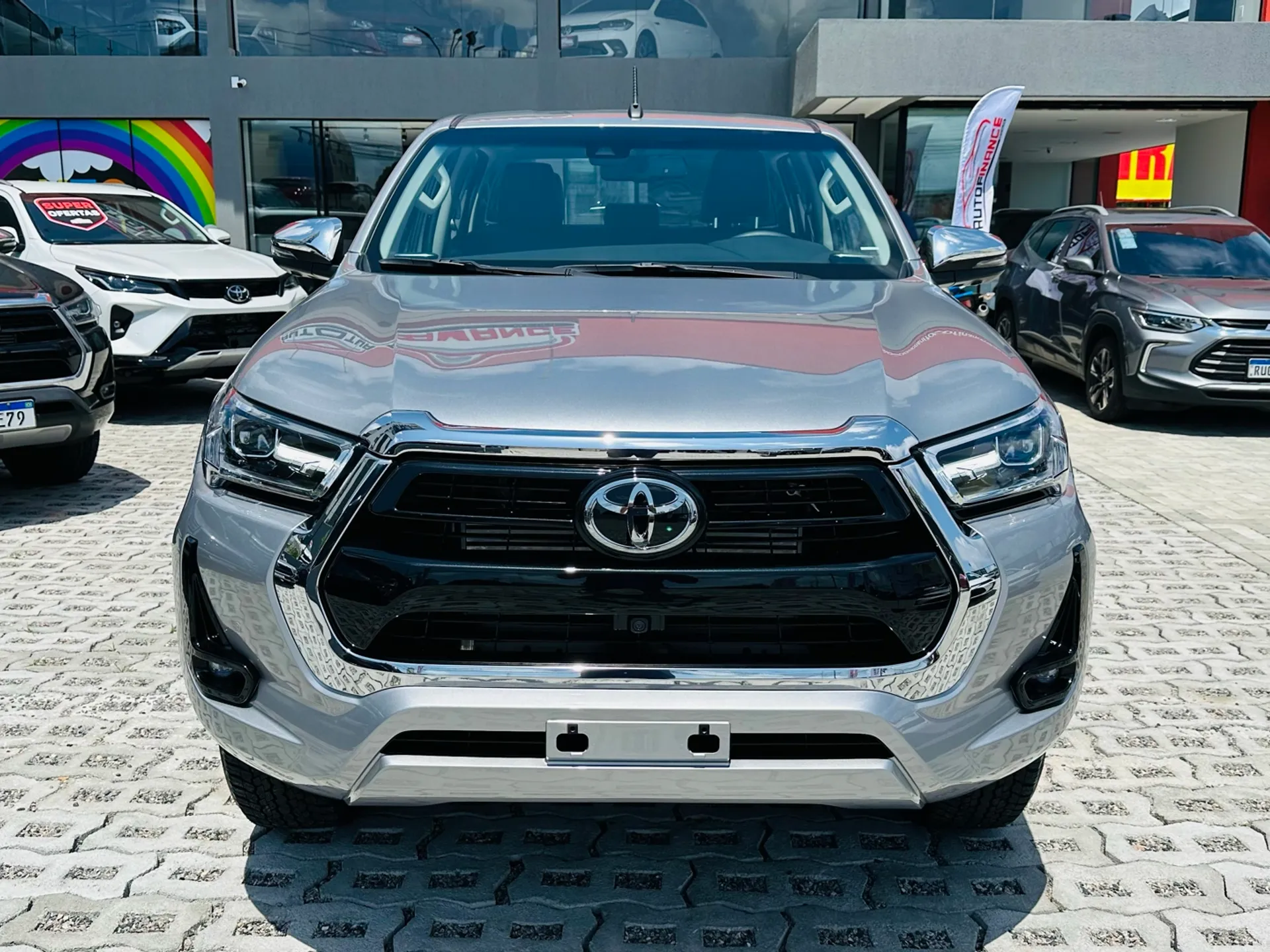 Toyota Hilux terá motor híbrido a diesel em 2026