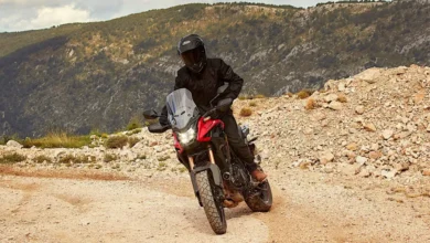 Lançada no Brasil em 2014, a CB 500X vem sendo atualizada ano após ano, completando agora uma década de sucesso.