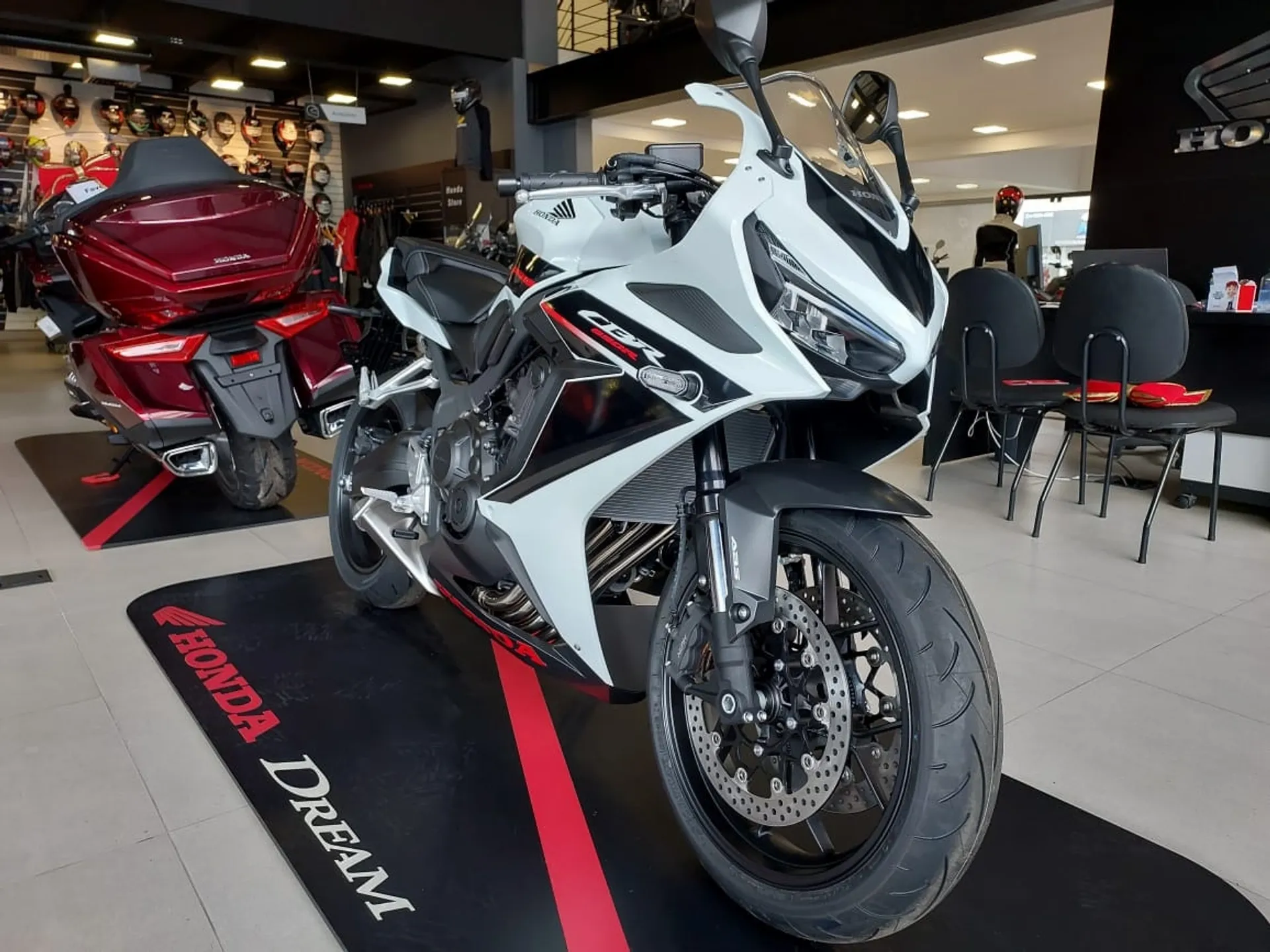 Nova Honda CBR 650R 2024