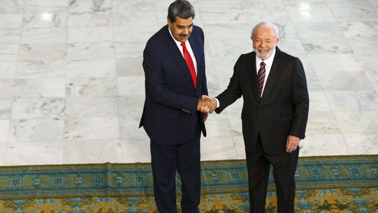 O presidente Luiz Inácio Lula da Silva recebe o presidente da Venezuela, Nicolás Maduro, no Palácio do Planalto. Foto: Marcelo Camargo/Agência Brasil Crédito: Marcelo Camargo/Agência Brasil