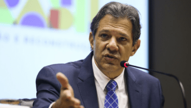 Haddad afirma que governo vai buscar solução para baixar juros do cartão de crédito rotativo (Créditos: Ag~encia Brasil)