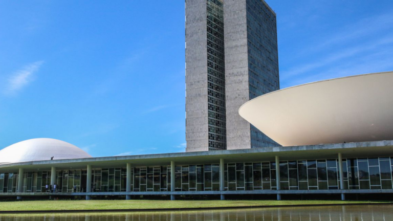 Senado aprova compensação para Estados e Municípios por perdas de FPM e ICMS (Créditos: Agência Brasil)