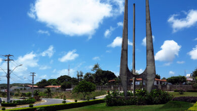 As vagas residuais na UFRN são uma consequência direta de cancelamentos de cursos por diversos motivos, como estipulado no Regulamento dos Cursos Regulares de Graduação da UFRN (Resolução nº 046/2020 – Consepe). Estas vagas surgem de situações como desistência de estudantes, transferências para outras instituições, ou outros fatores que resultam na liberação de vagas que anteriormente estavam ocupadas.