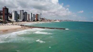 Um dos pontos impróprios para banho está localizado na Praia de Areia Preta (Praça da Jangada) - Foto: Reprodução / @felipeshego555