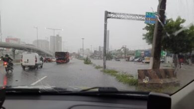 Alagamentos e interdições complicam trânsito em Natal após chuvas intensas