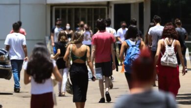 Senado aprova bolsa de R$ 700 para universitários de baixa renda