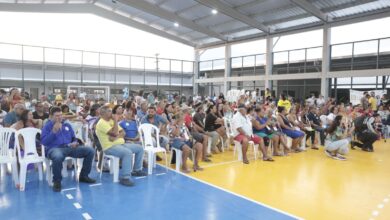 120 famílias do Bom Pastor recebem Títulos de Regularização Fundiária