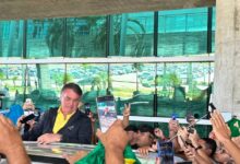 Apoiadores lotam Aeroporto de Natal em recepção a Bolsonaro