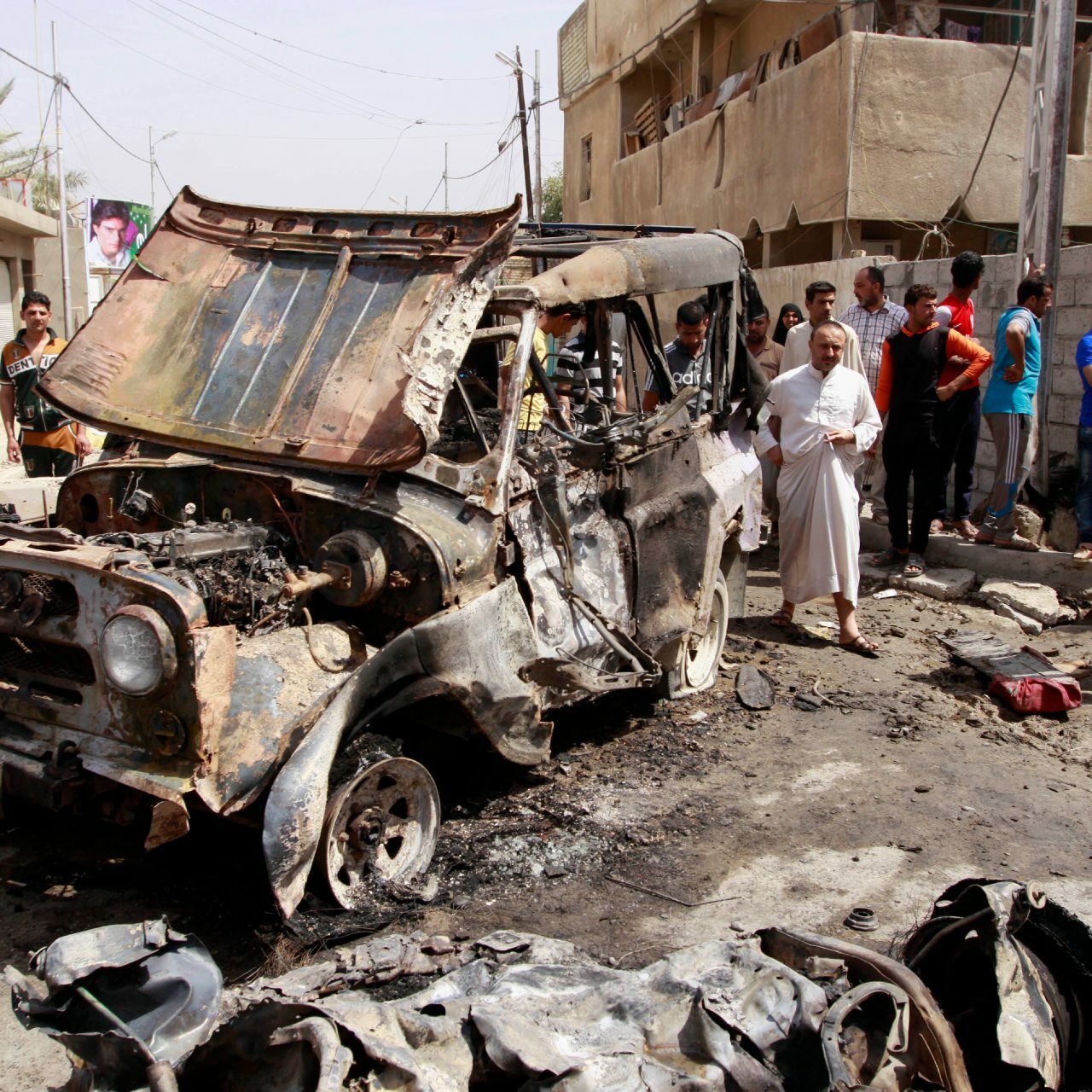 iraque_atentado_destrocos_segunda_carro-bomba0_1