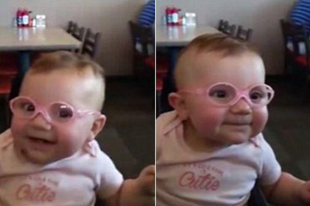 bebê-com-oculos