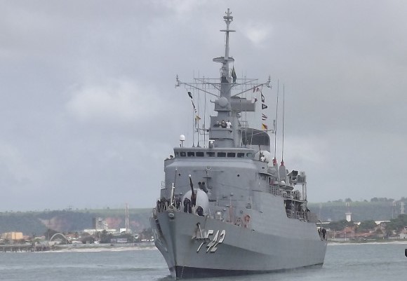 navio de guerra da marinha em natal Fragata Constituição (F42)