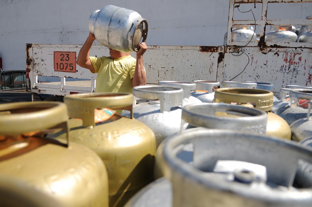 Ação grevista dos petroleiros vai oferecer botijão de gás a R$ 40 em Natal