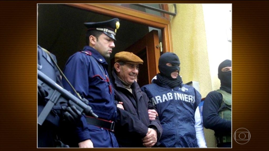 Mafioso italiano manda matar filha apaixonada por policial