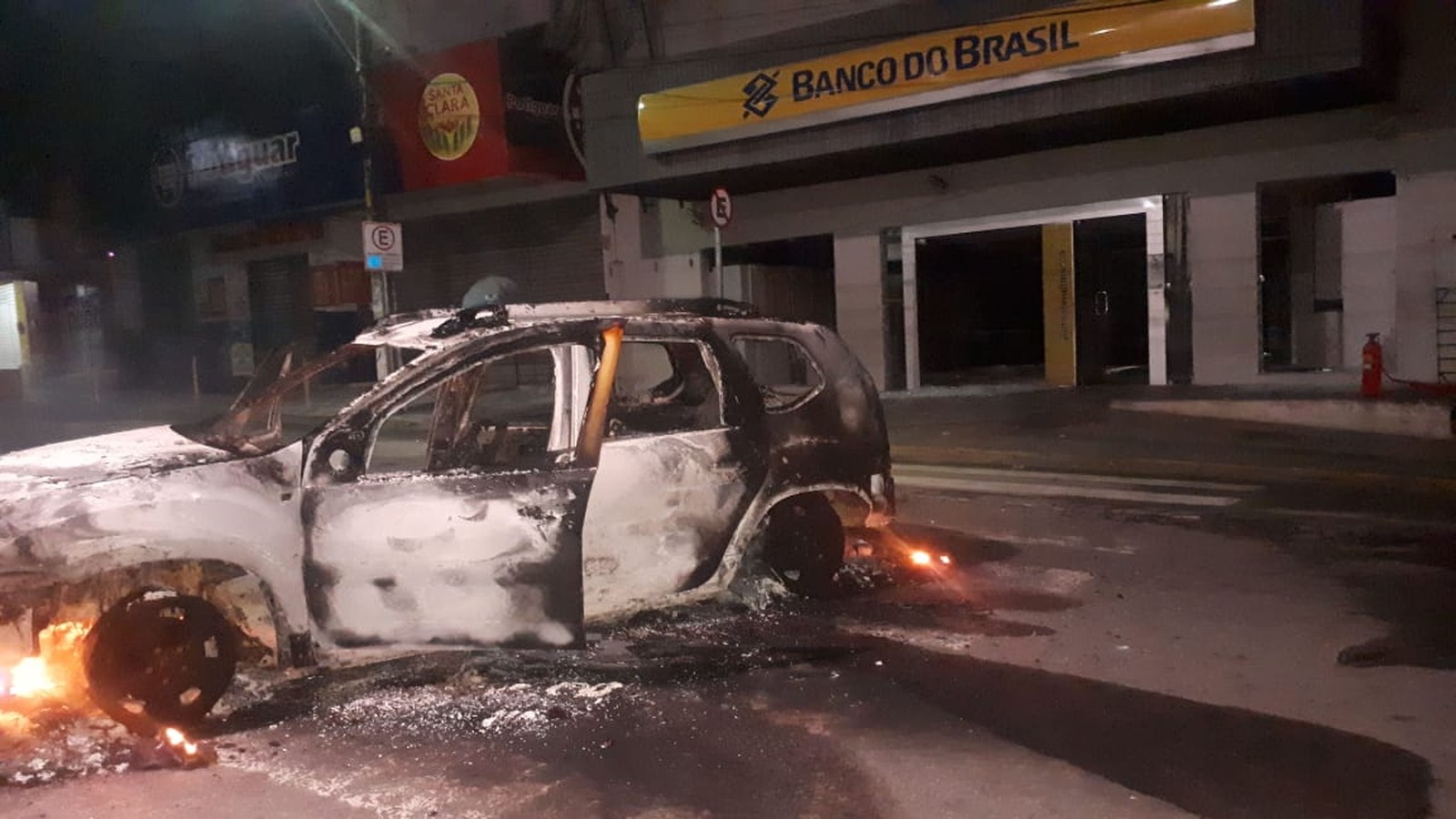 Bandidos explodem agência do BB e tocam o terror em Macaíba