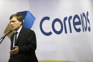 Carlos Roberto Fortner Correios pretende arrecadar R$ 90 milhões ao mês com nova taxa sobre importados