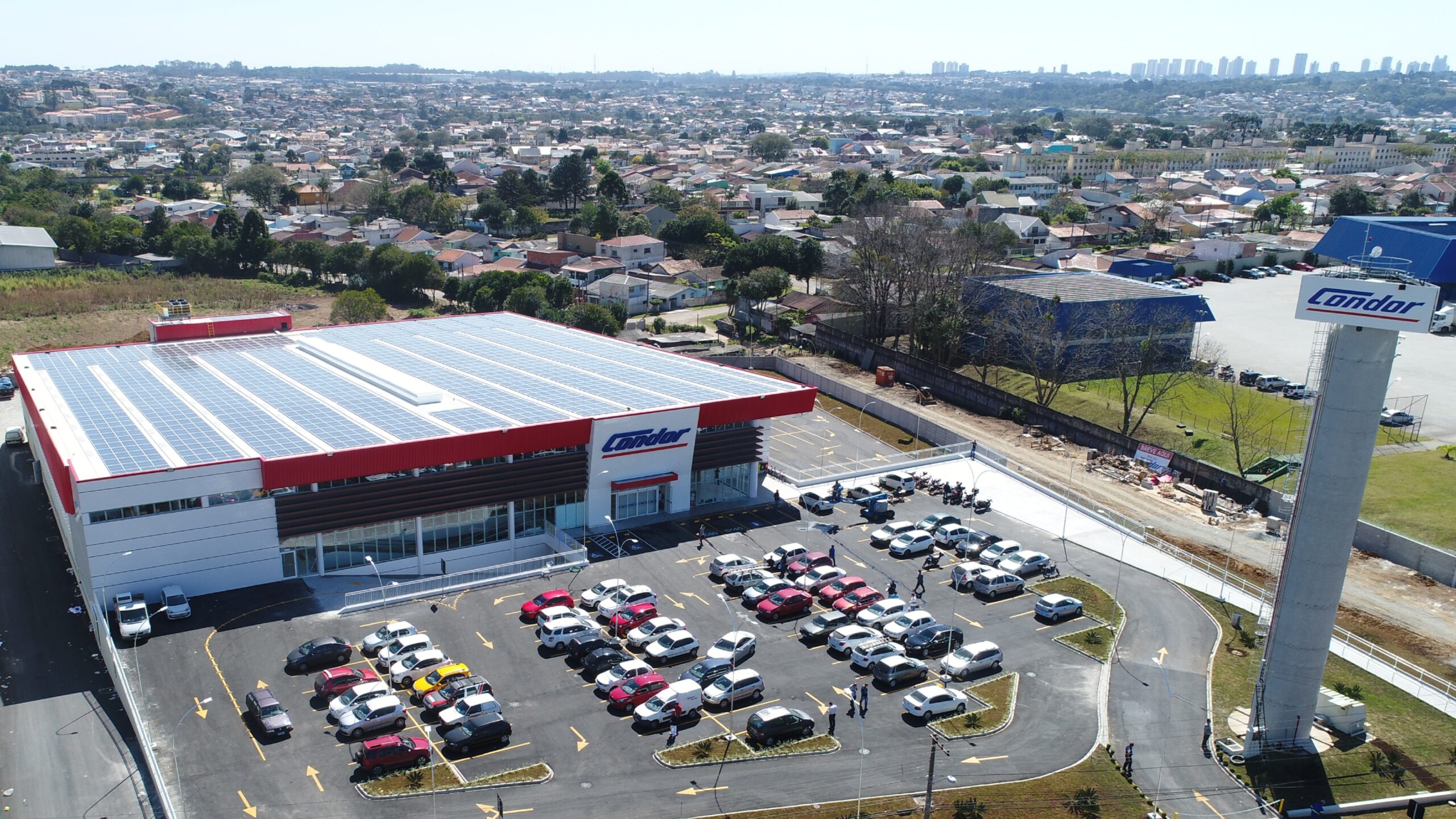 Condor inaugura loja de R$ 40 milhões em Curitiba