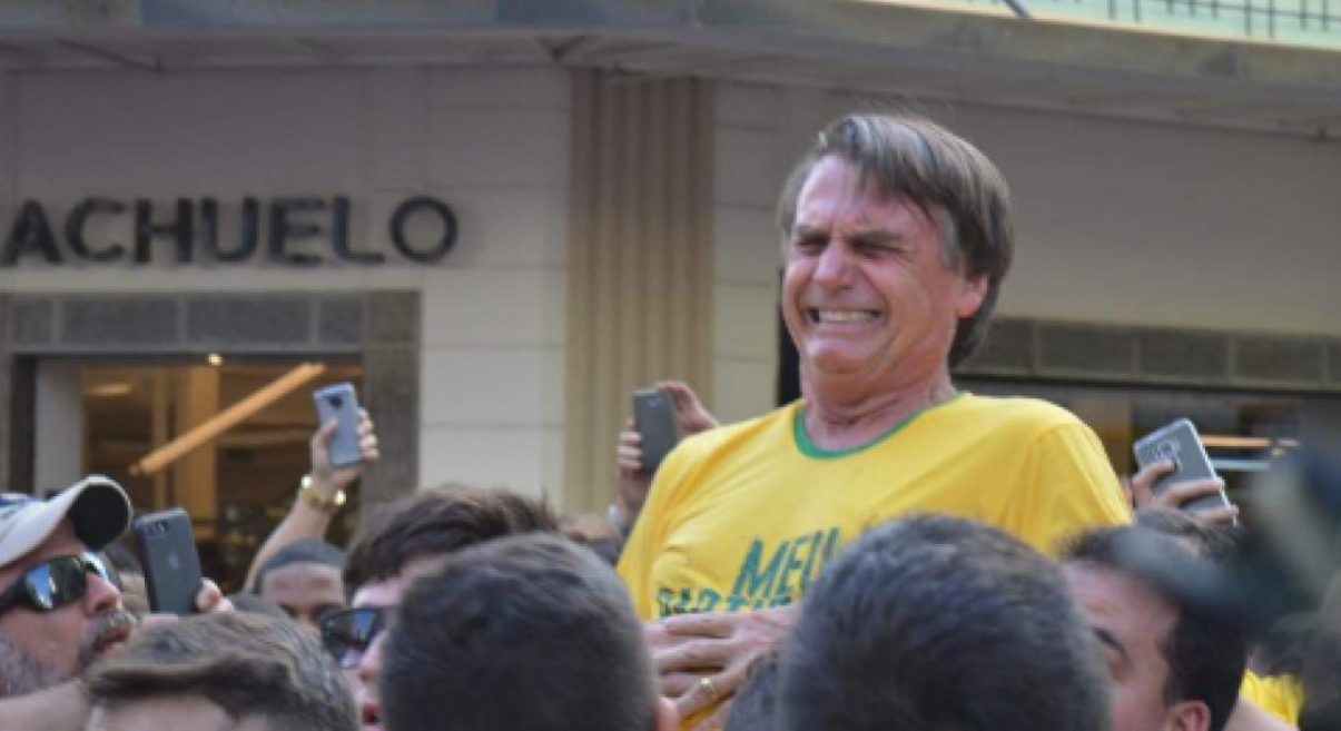 Alvo de boatos envolvendo ataque a Bolsonaro jovem sofre ameaças de morte