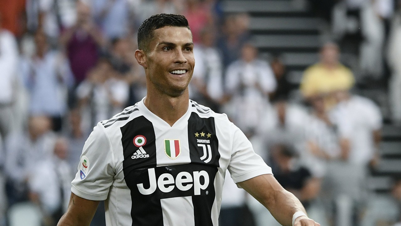 Cristiano Ronaldo marca primeiro gol oficial pela Juventus