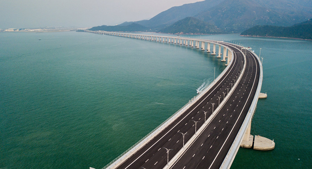 Presidente da China inaugura maior ponte marítima do mundo