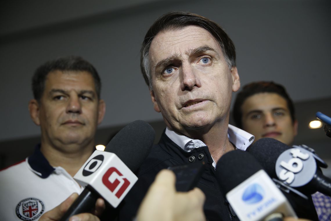 TSE determina que vídeos de Bolsonaro sobre kit gay sejam retirados da net