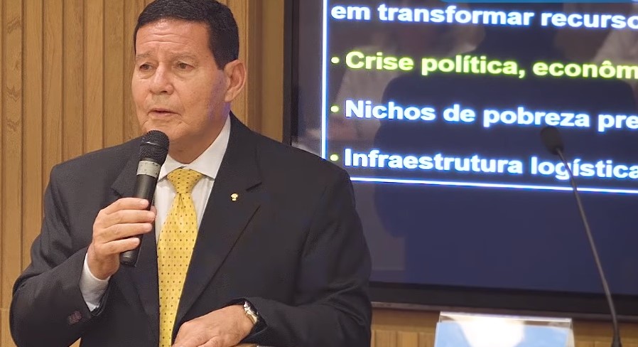 Mourão vai assumir Presidência nas primeiras semanas do governo Bolsonaro