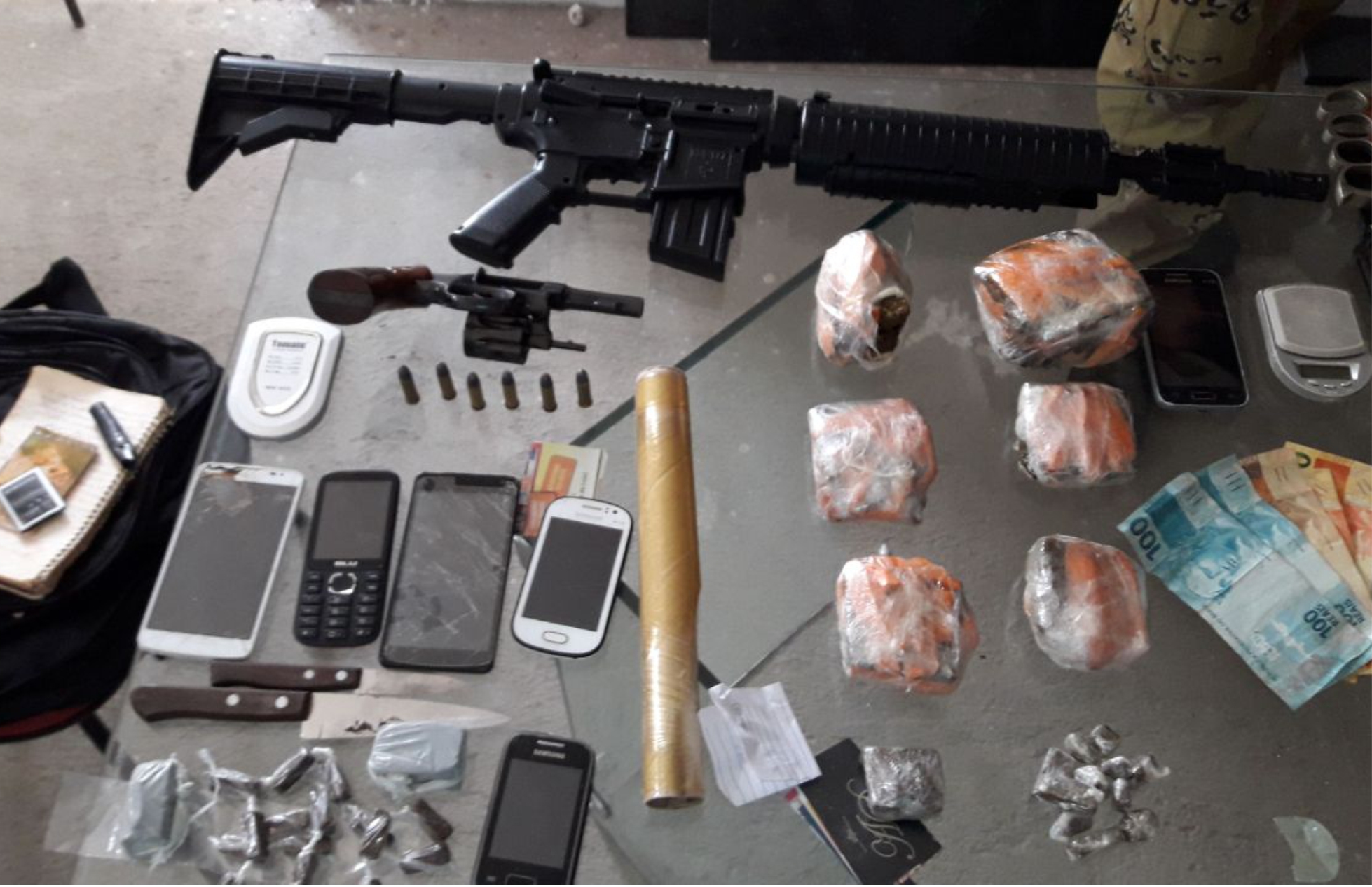 Operação conjunta do MPRN e PM apreende drogas e armas em Angicos
