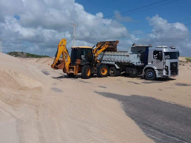 Estrada de Pitangui é interditada para remoção de areia