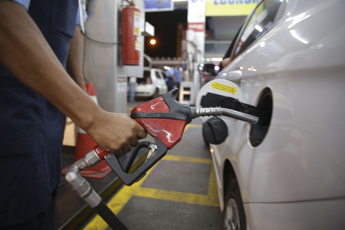 Preço da gasolina sobe pela 4ª semana consecutiva