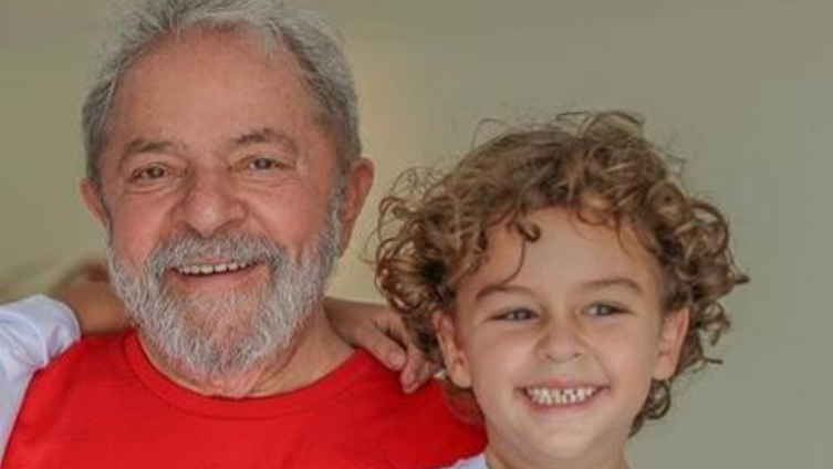 Vítima de meningite neto do ex-presidente Lula morre aos 7 anos