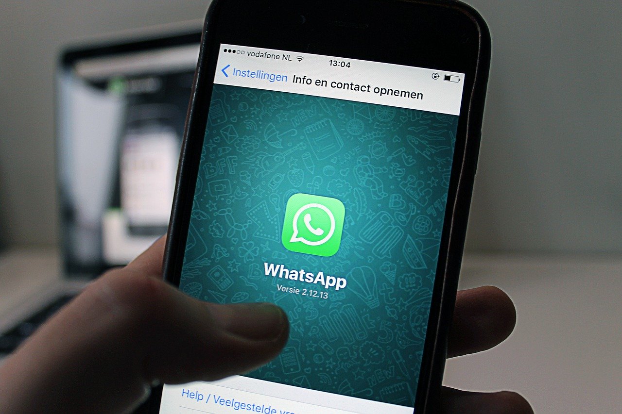 No RN babá consegue comprovar vínculo empregatício com mensagens do WhatsApp
