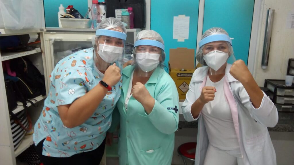 Servidores da UPA Satélite criam EPI's para se protegerem do coronavírus