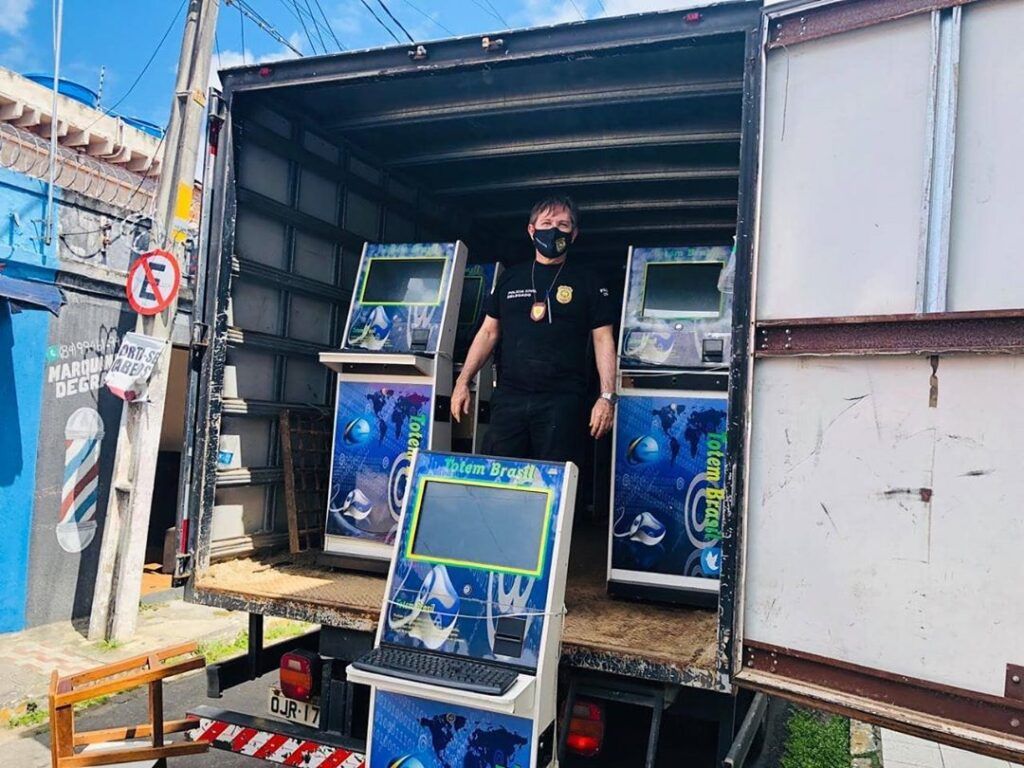 Polícia Civil apreende 17 máquinas caça-níqueis em Macaíba
