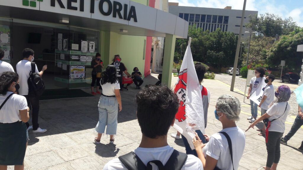 Protesto no Dia do Estudante termina com alunos do IFRN agredidos pela PM