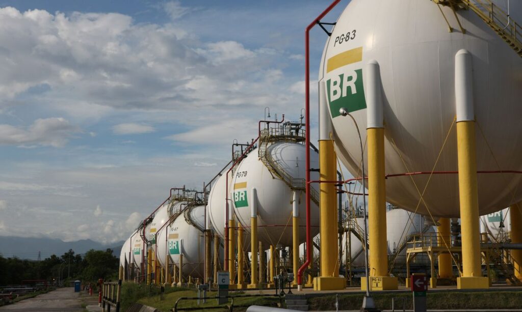 Governo federal autoriza Petrobras importar gás da Bolívia