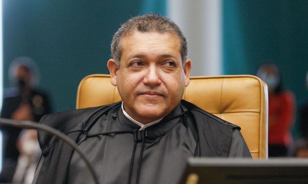 Ministro suspende trecho da Lei da Ficha Limpa nunes marques bolsonaro